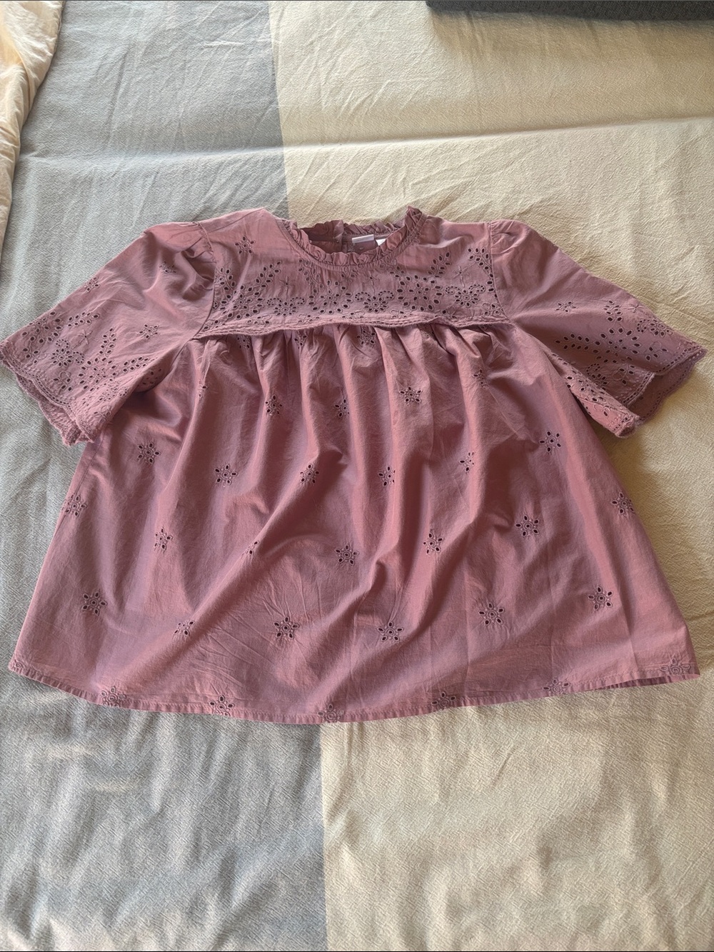 Gap Women’s Eyelet Cotton Top
